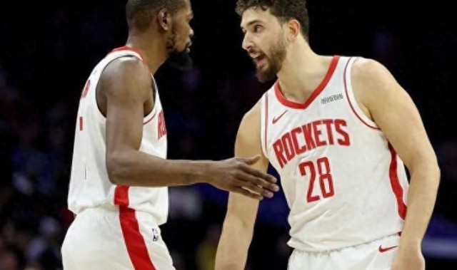 博鱼体育官网-爆砍35分！狂轰40分，全联盟都质疑你老了，你却逆天改命要冲冠了